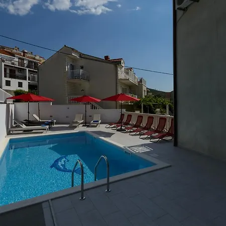 Bingo Aparthotel 3*