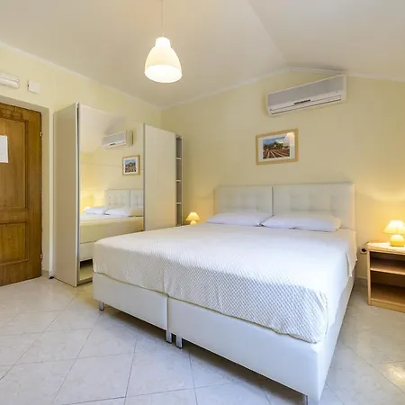 Bingo Aparthotel 3*